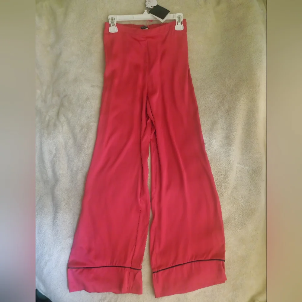 ZARA X BARBIE THE MOVIE WARNERBROS. SATIN EFFECT PANTs pink BNWT